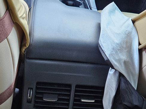 Used 2019 Jaguar F-PACE Premium image 12