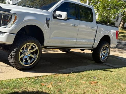 Used 2021 Ford F150 Lariat w/ Equipment Group 502A High image 1