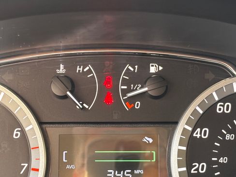 Used 2015 Nissan Sentra SV image 11