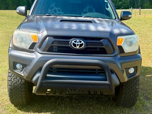 Used 2015 Toyota Tacoma 4x4 Double Cab w/ TRD Sport Package image 2