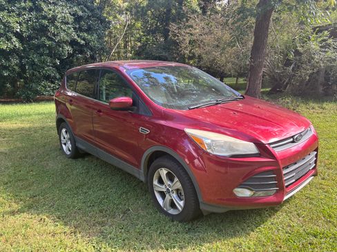 Used 2014 Ford Escape SE image 1