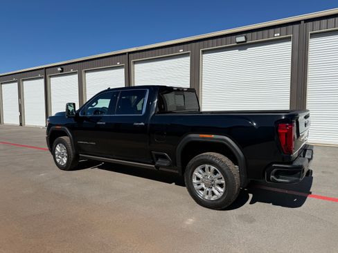 Used 2021 GMC Sierra 2500 Denali w/ Denali Ultimate Package image 2