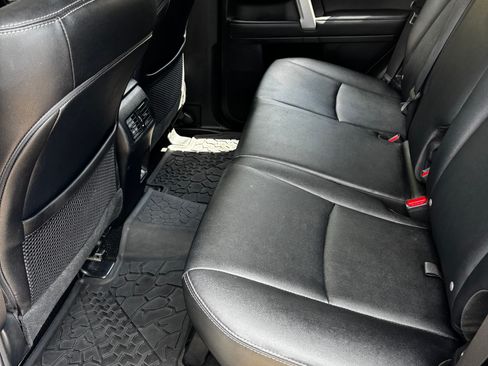 Used 2022 Toyota 4Runner TRD Sport w/ Technology Package AWD/4WD image 9
