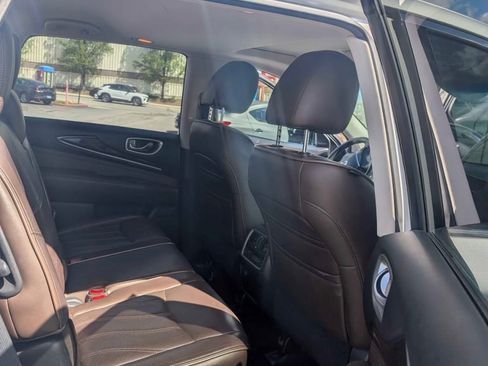 Used 2013 INFINITI JX35 AWD w/ Premium Pkg image 4