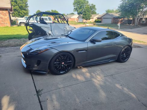 Used 2017 Jaguar F-TYPE R image 1