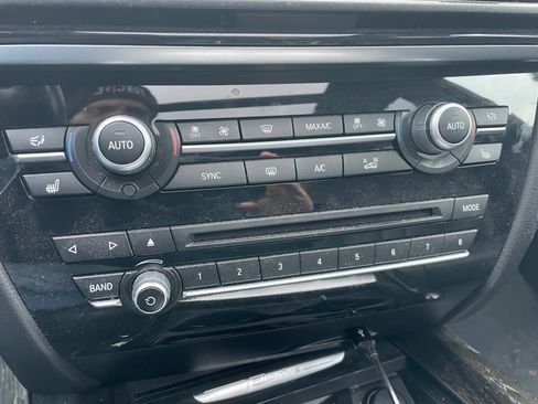 Used 2018 BMW X5 xDrive40e image 12