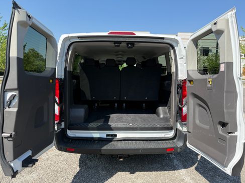 Used 2021 Ford Transit 350 XLT RWD image 9
