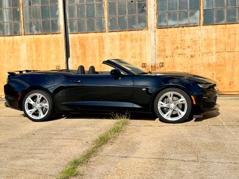 Used 2023 Chevrolet Camaro SS RWD image 4