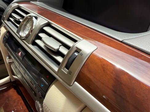 Used 2014 Lexus LS 460 AWD image 28