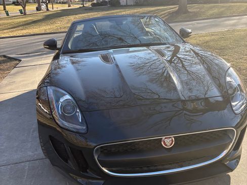 Used 2016 Jaguar F-TYPE Convertible image 4