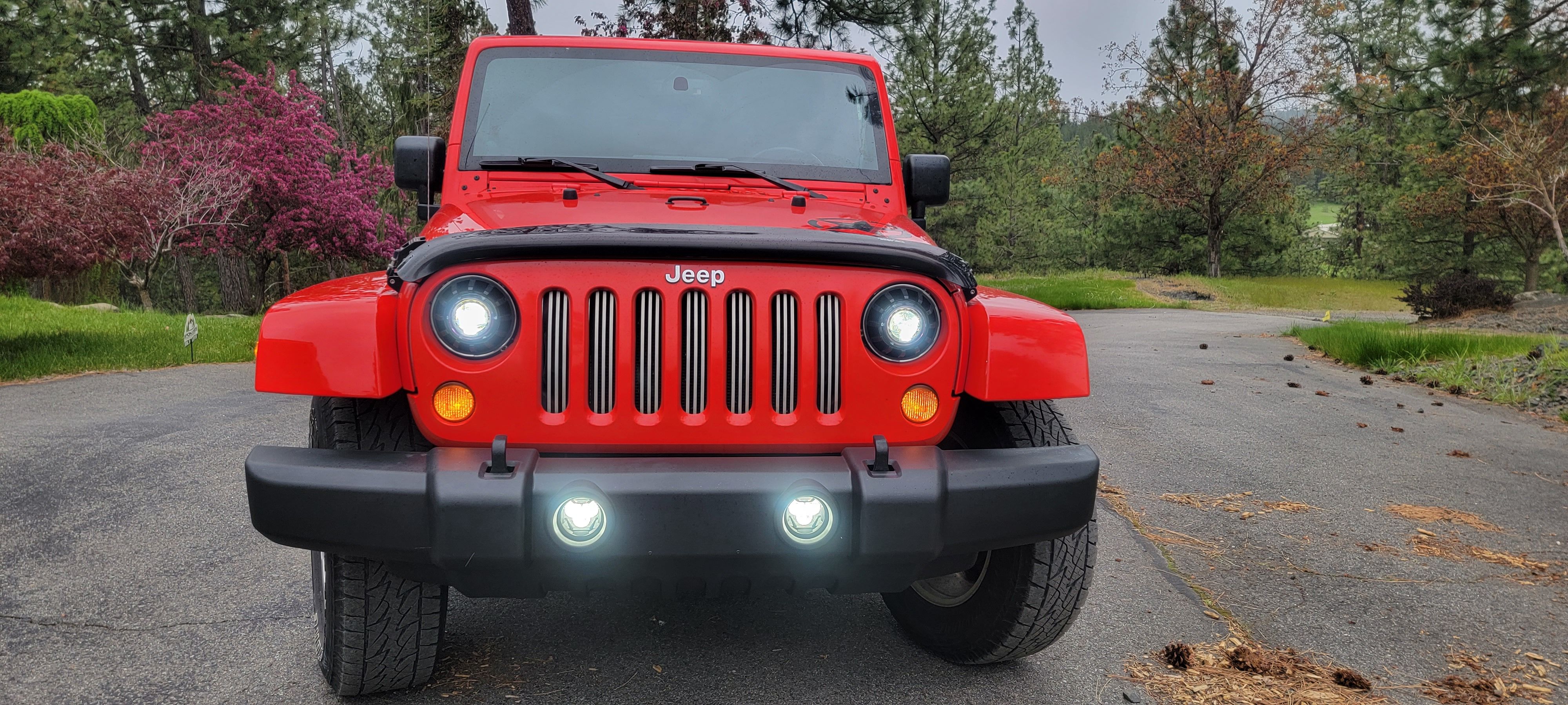Used 2013 Jeep Wrangler Unlimited Sahara AWD/4WD image 10