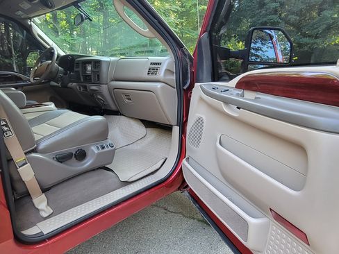 Used 2004 Ford Excursion Eddie Bauer image 18