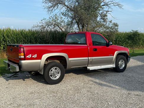 Used 2000 Chevrolet Silverado 2500 LS w/ Off-Road Skid Plate Pkg AWD/4WD image 6
