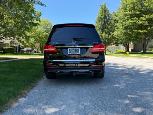 Used 2017 Mercedes-Benz GLS 550 4MATIC image 8