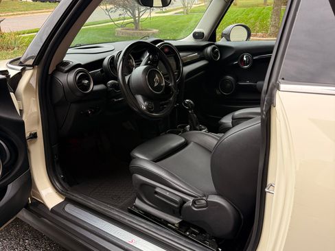 Used 2015 MINI Cooper S image 5