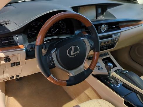 Used 2014 Lexus ES 300h image 14