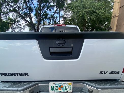 Used 2019 Nissan Frontier SV AWD/4WD image 11