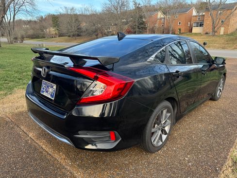 Used 2019 Honda Civic EX image 9