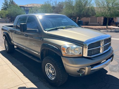 Used 2006 Dodge Ram 2500 Truck Laramie w/ Protection Group AWD/4WD image 4