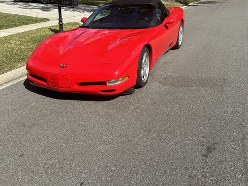 Used 1998 Chevrolet Corvette Convertible w/ Performance Handling Pkg image 1