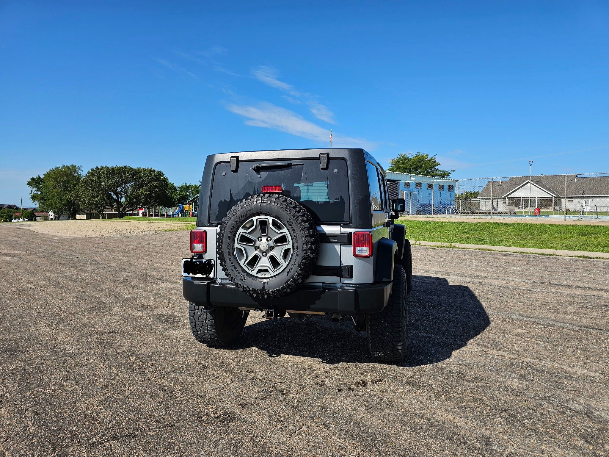 Used 2015 Jeep Wrangler Unlimited Rubicon w/ Connectivity Group AWD/4WD image 6