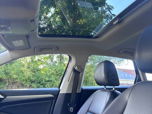 Used 2019 Volkswagen Jetta SE FWD image 10