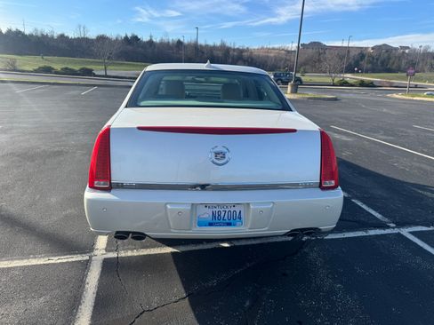 Used 2009 Cadillac DTS image 5