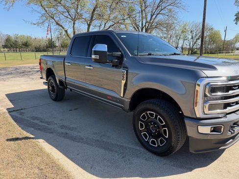 Used 2024 Ford F250 Platinum image 22