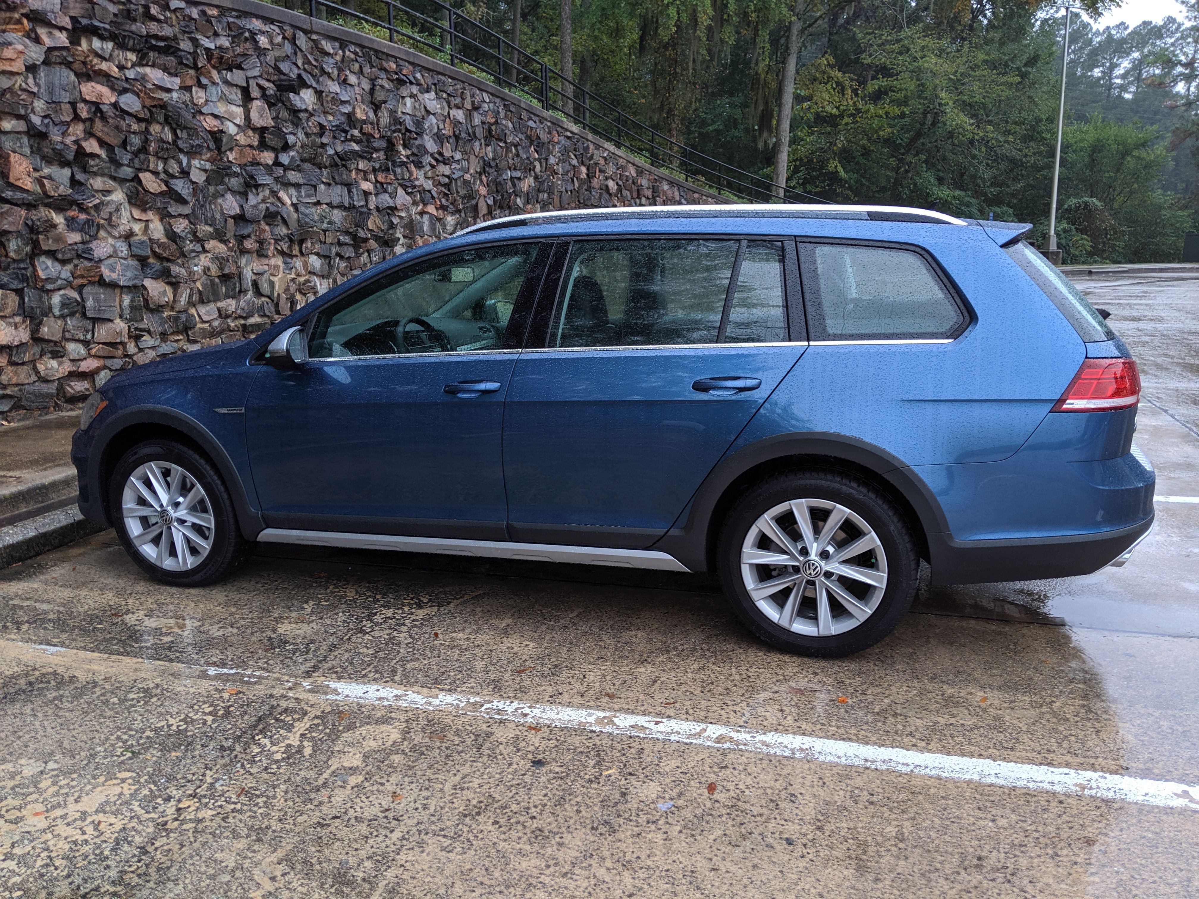 Used 2019 Volkswagen Golf Alltrack S AWD/4WD image 4
