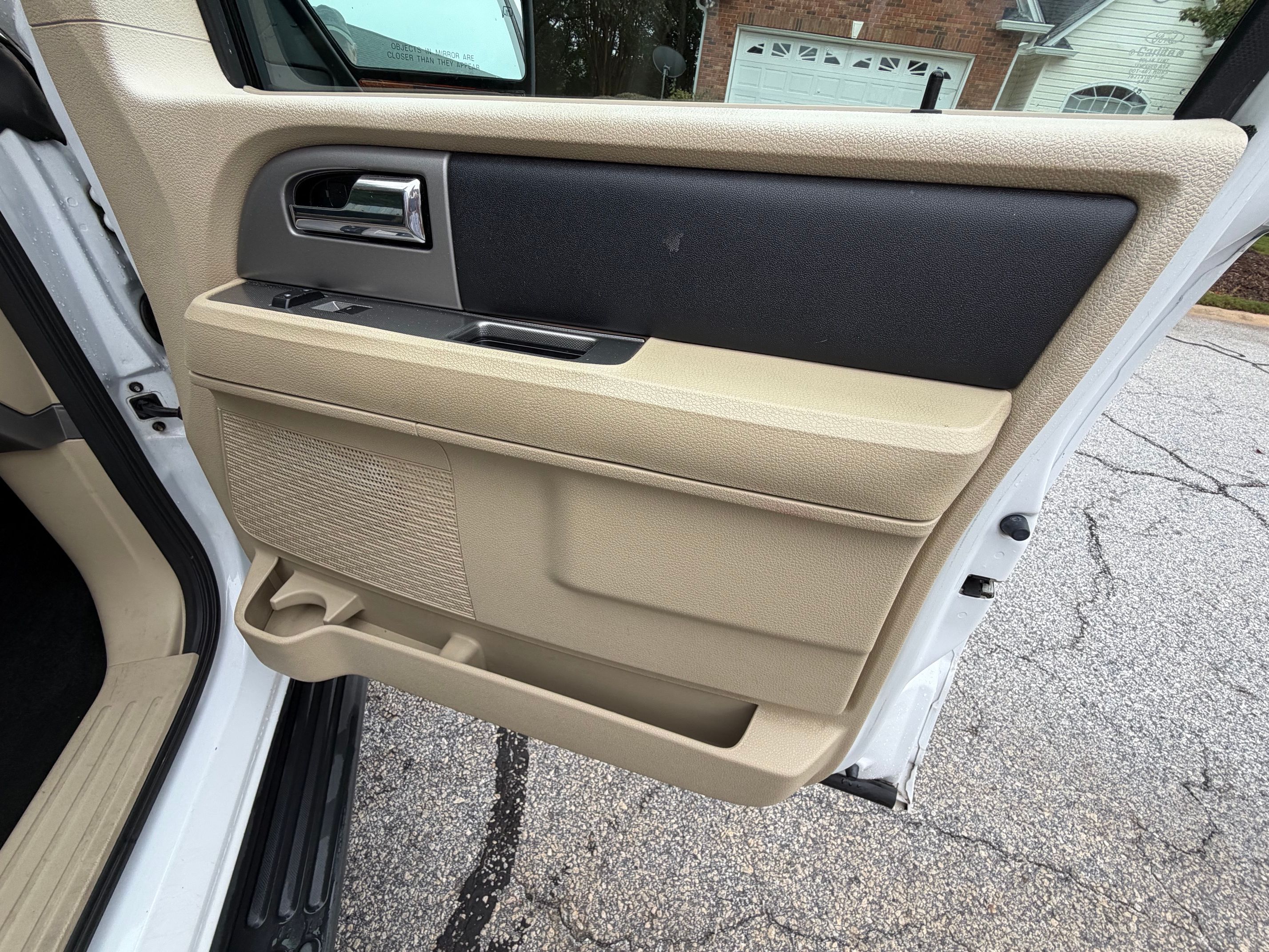Used 2017 Ford Expedition XLT w/ Equipment Group 202A RWD image 26