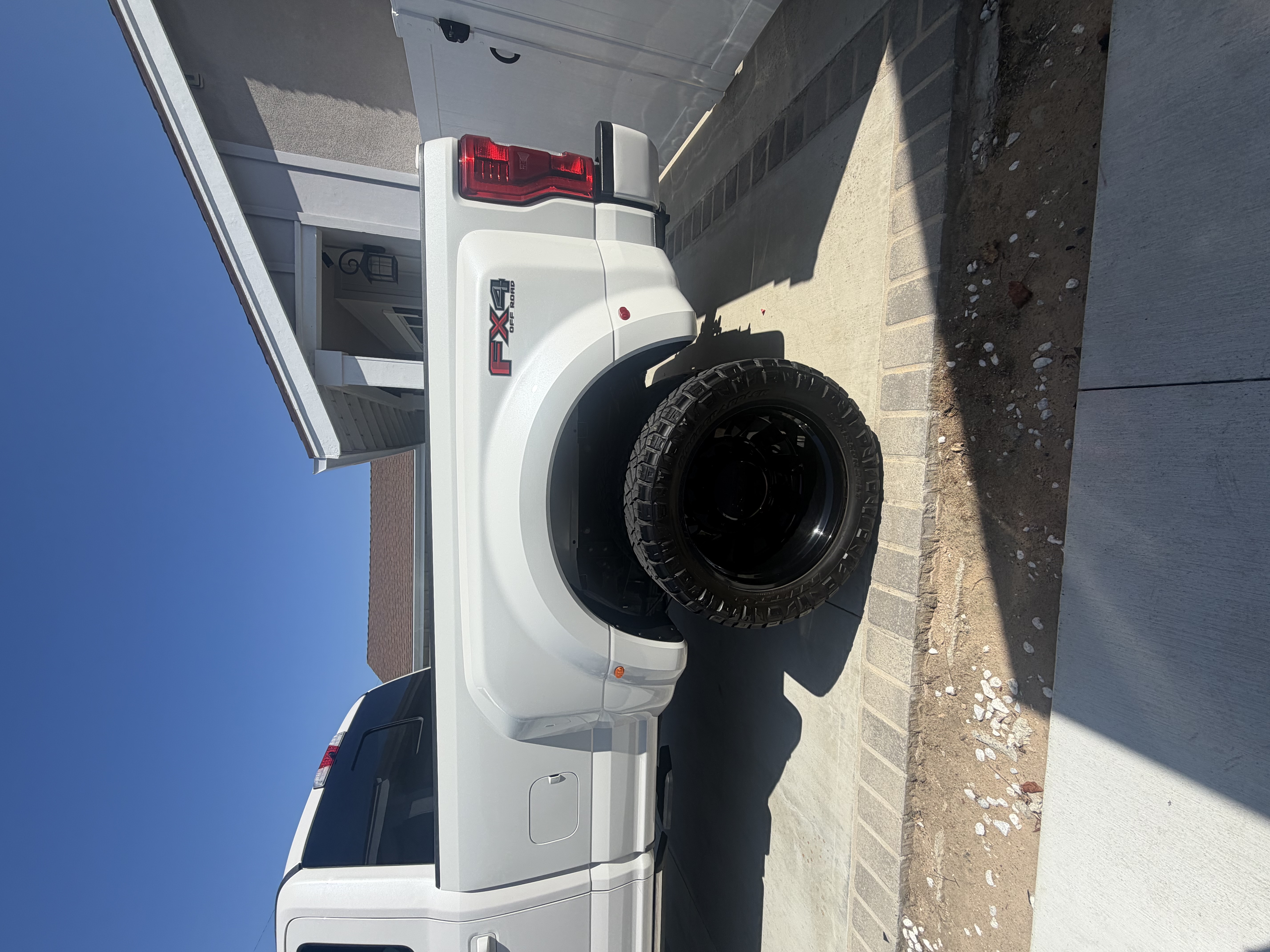 Used 2019 Ford F350 Platinum w/ Platinum Ultimate Package AWD/4WD image 9