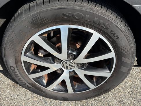 Used 2017 Volkswagen Jetta SE image 20