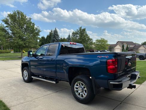 Used 2017 Chevrolet Silverado 2500 LT AWD/4WD image 8