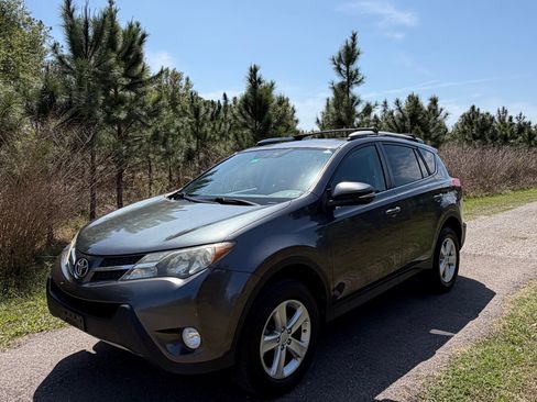 Used 2013 Toyota RAV4 XLE image 9