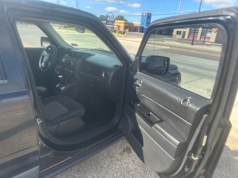 Used 2014 Jeep Patriot Sport w/ Power Value Group image 8