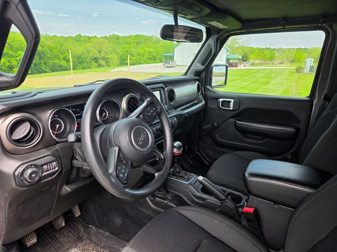 Used 2019 Jeep Wrangler Unlimited Sport AWD/4WD image 8