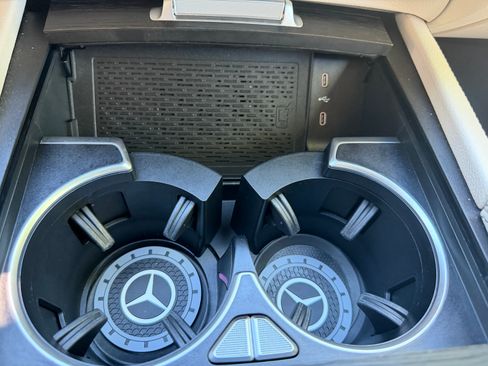Used 2024 Mercedes-Benz GLS 450 4MATIC image 27