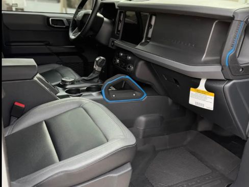 Used 2024 Ford Bronco Black Diamond image 12