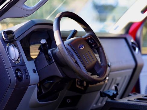 Used 2015 Ford F250 XLT AWD/4WD image 8
