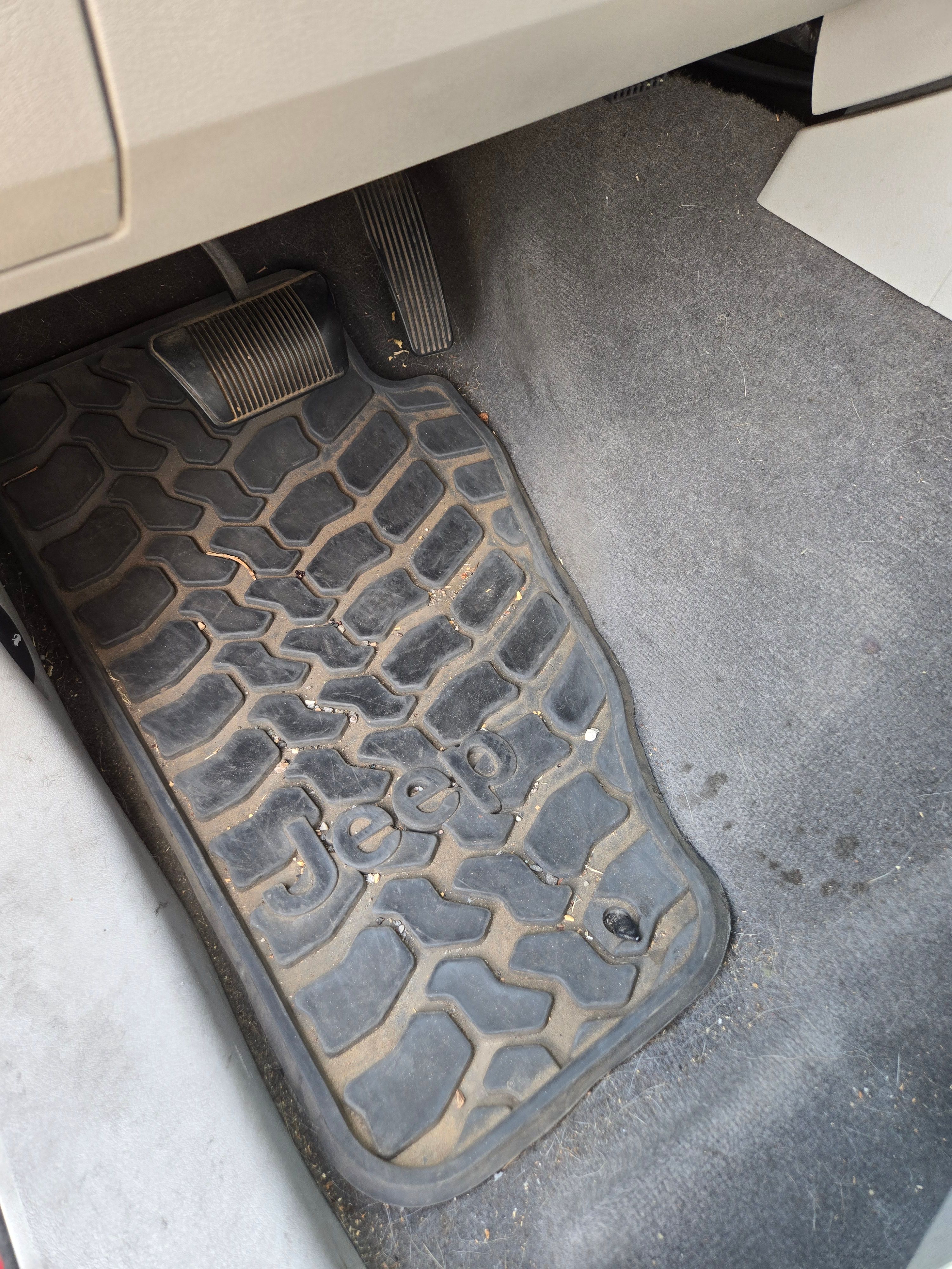 Used 2008 Jeep Liberty Sport w/ Popular Equipment Group AWD/4WD image 14