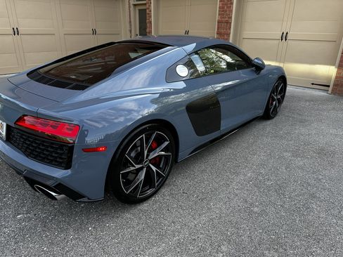 Used 2021 Audi R8 V10 w/ Premium Package image 4