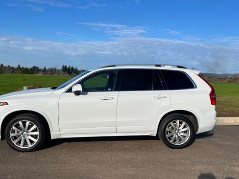 Used 2016 Volvo XC90 T6 Momentum AWD/4WD image 19