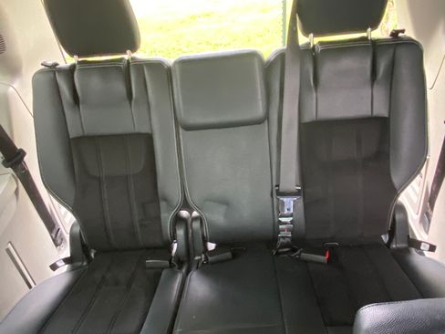 Used 2017 Dodge Grand Caravan SXT image 18