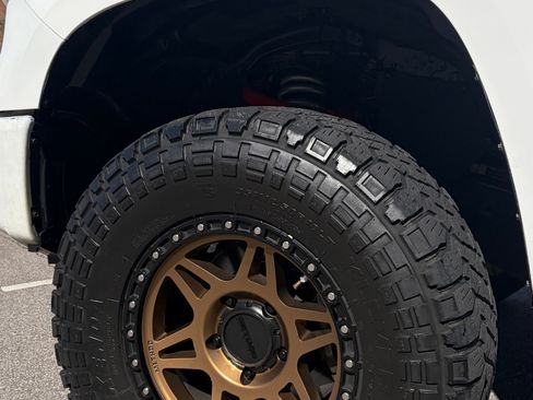 Used 2017 Toyota Tundra SR5 w/ SR5 Upgrade Package image 10