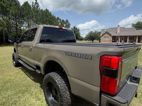 Used 2026 Ford F250 Platinum w/ Platinum Plus Package AWD/4WD image 8
