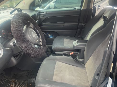 Used 2012 Jeep Compass Sport image 13