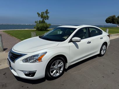 Used 2015 Nissan Altima 2.5 SL w/ Technology Package