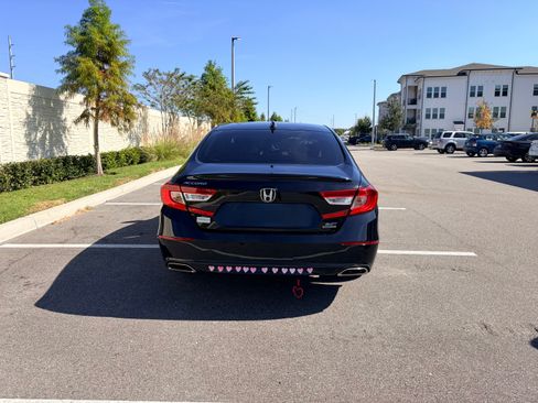 Used 2019 Honda Accord Touring image 4