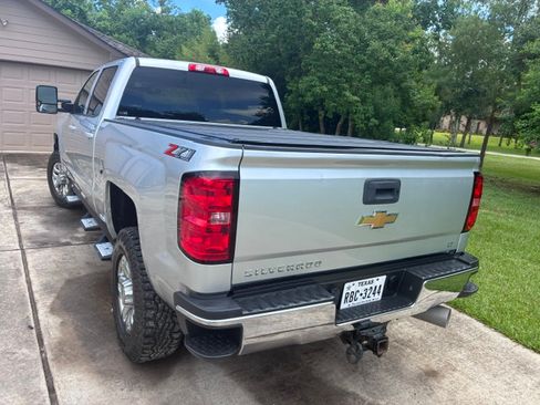 Used 2018 Chevrolet Silverado 2500 LT w/ LT Convenience Package AWD/4WD image 2