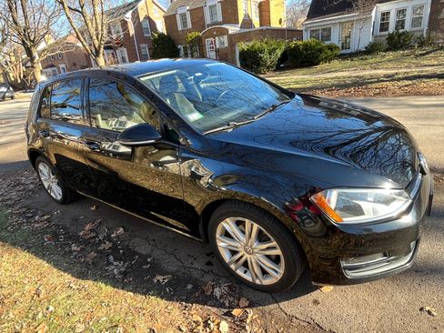 Used 2015 Volkswagen Golf TDI SE image 1